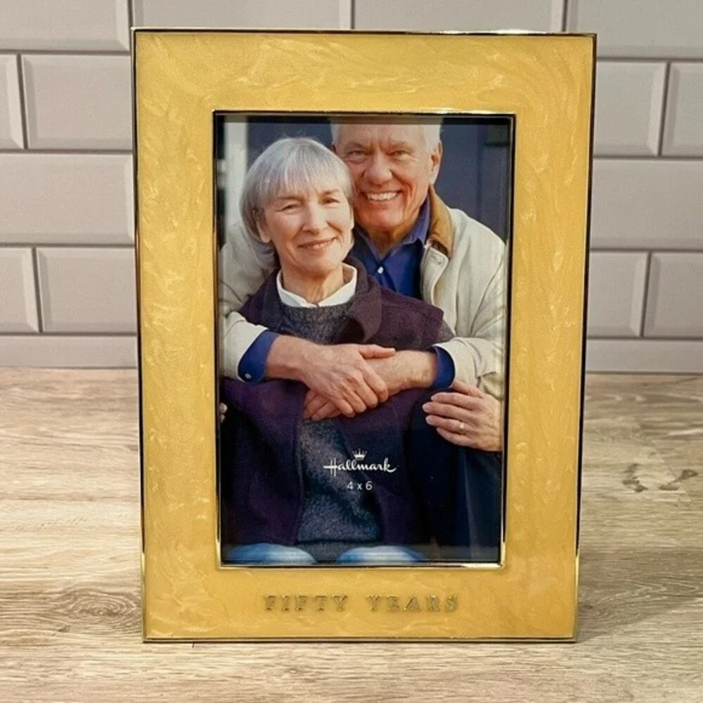 Hallmark 4x6 50th Anniversary Gold Metal Frame New in Box.